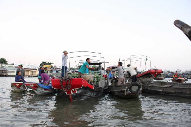 1-Day Cai Rang Floating Market-Vinh Long-Cai Be-Group of 10 Max - Cai Rang Floating Market: fruit boats, noodle makers, and real street snacks