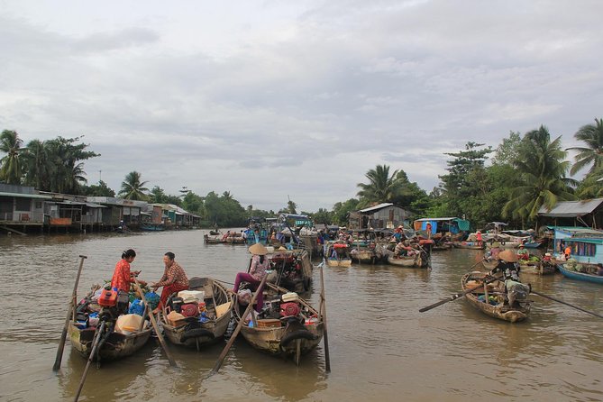 1-day Mekong Delta Tour: Cai Be Market, Local Island and Cycling - Lunch and the cooking lesson: food that you actually understand