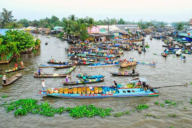 3-Day Mekong Delta Tour including: Cai Rang floating market - Day 2: Cai Rang Floating Market at 6:00AM