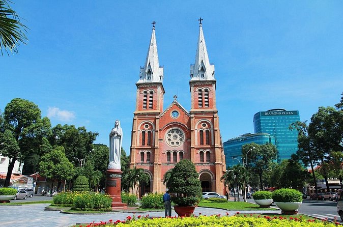 Afternoon Half-Day Introduction to Saigon Tour - Group Size, Guide Support, and Staying On Schedule