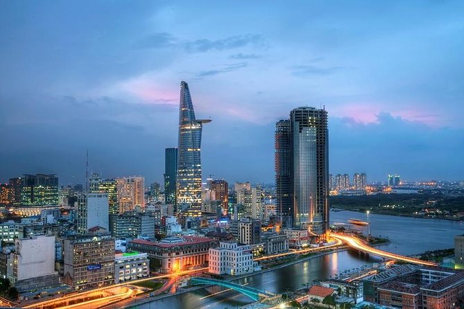 Amazing night with Saigon Skydeck and local beer tasting - The best way to start: 5:30 pm pickup and a clean plan