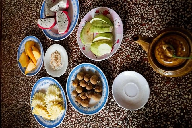 Authentic Mekong Delta Floating Market Full Day: Private or Group - Lunch in the delta: traditional food plus folk music