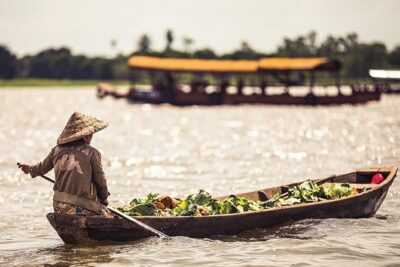 Authentic Mekong Delta Floating Market Full Day: Private or Group - Beyond the market: rowing and cycling through real daily life