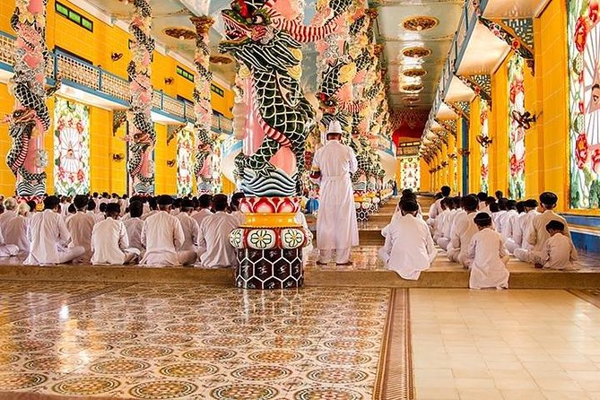 Cao Dai Temple And Black Lady Mountain Day Tour - Guides, group size, and why the explanations matter