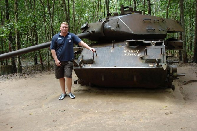 Cu Chi Tunnels and Cao Dai Temple private tour full day - Lunch at a Local Restaurant and the Small Comfort Wins