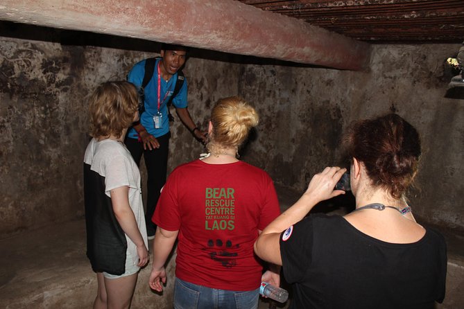 Cu chi tunnels Tour (Group and Private) - Documentary stop and guided explanation: making the war make sense