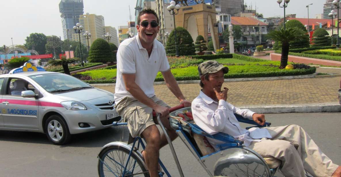 Customized Ho Chi Minh City Experience on Cyclo with Driver - Pickup in District 1 and getting started without stress