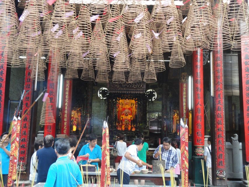 Customized Ho Chi Minh City Experience on Cyclo with Driver - What you’ll see on the way: alleys, herbs, and an old pagoda