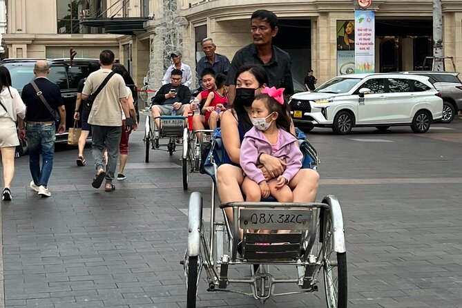 Discover Market By Cyclo Without Tour Guide By DGT - Why a cyclo market loop feels like Saigon