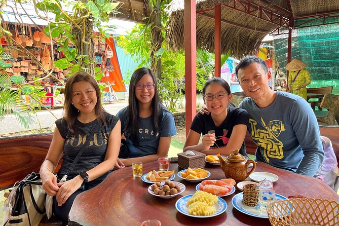 Explore Cai Rang Floating Market - 2 Days 1 Night Mekong Delta - Can Tho Overnight: Set Up for the Market Morning