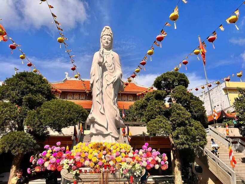 Free E-Sim Ho Chi Minh City: Pagodas and Coffee Corners Tour - Price check: $35 is cheap only if you use what’s included