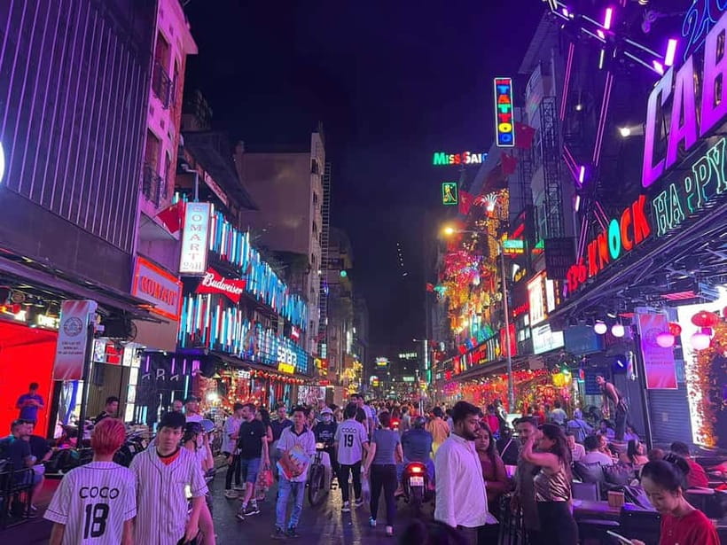 Free E-sim Saigon Nightlife Hopping Tour - Food stops that explain Saigon’s nightlife (without overthinking it)