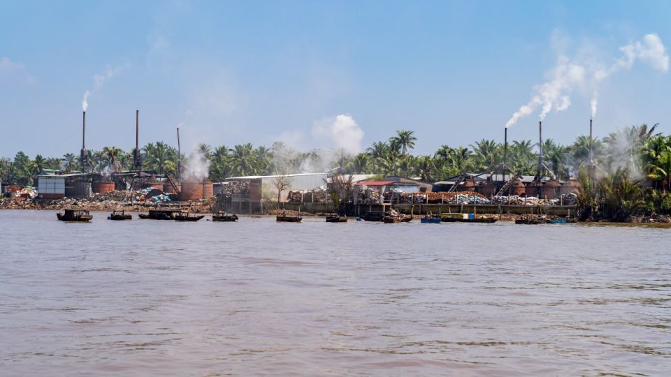 From Ho Chi Minh: Mekong Delta with Ben Tre 1 Day Tour - Coconut workshop and mat-weaving house: seeing Ben Tre’s everyday products