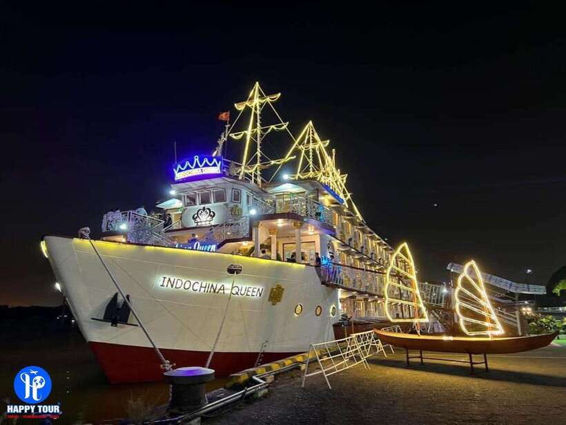 From Ho Chi Minh: Private Dinner Cruise on Saigon River Tour - Hotel pickup in District 1 and what the start feels like