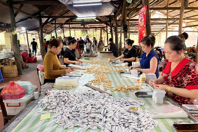 Full Day Guided Mekong Delta Day Tour in Vietnam (Multilingual) - Vĩnh Tràng Pagoda: One Cultural Stop That Won’t Eat Your Whole Day