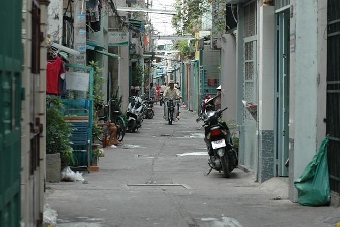 Half Day Walking Through Saigon Back Alley (Private tour) - Tiny alleys and atmospheric markets: what to look for on the route