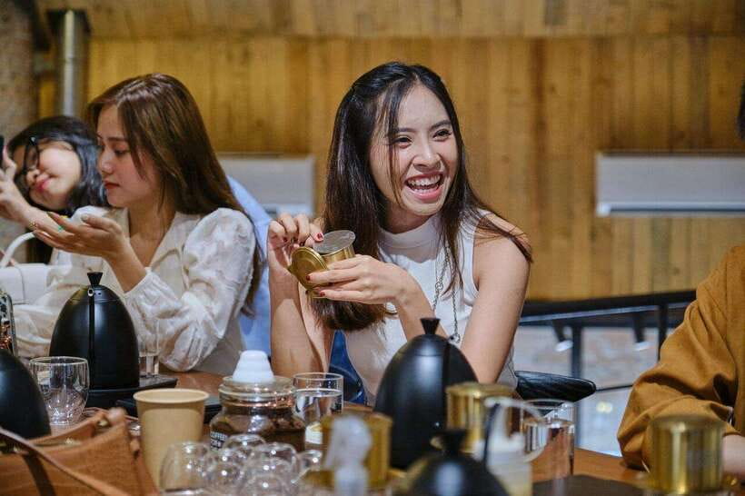Hands-on Discovery of Vietnamese Coffee & Culture - The culture piece: videos that connect coffee to real places
