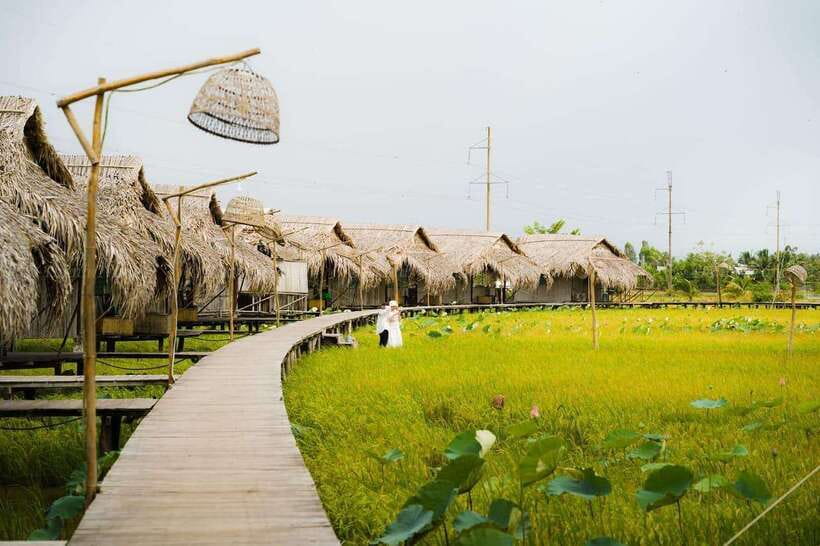 HCM: Authentic Dong Thap Mekong Delta Day Trip & Boat Ride - Traditional Vietnamese Lunch: Fuel for the Craft Workshop