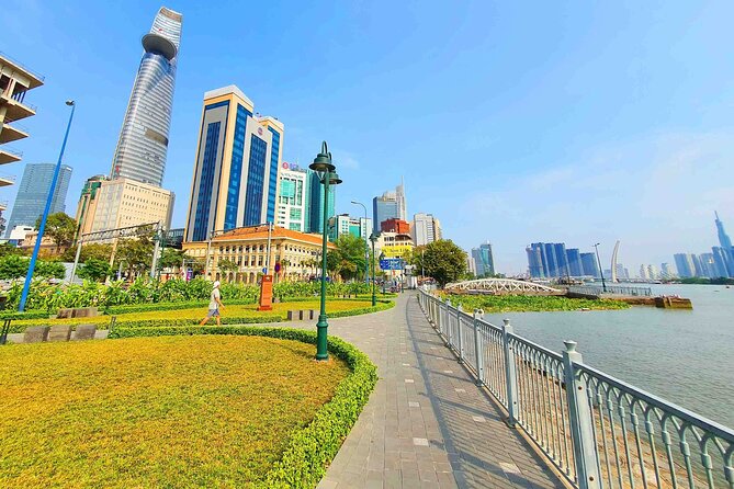 Historical Walking Tour of Saigon - Nguyen Huệ Street: the walking square where locals show up
