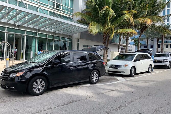Ho Chi Minh City Airport (SGN) to Ho Chi Minh hotels - Arrival Private Transfer - Meeting the driver: nameplate + English directions that reduce guesswork