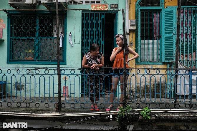 Ho Chi Minh City: Chinatown Hidden Treasures – Free Walking Tour - Stop 2: Hội Quán Nghĩa An and old religious halls inside modern Saigon