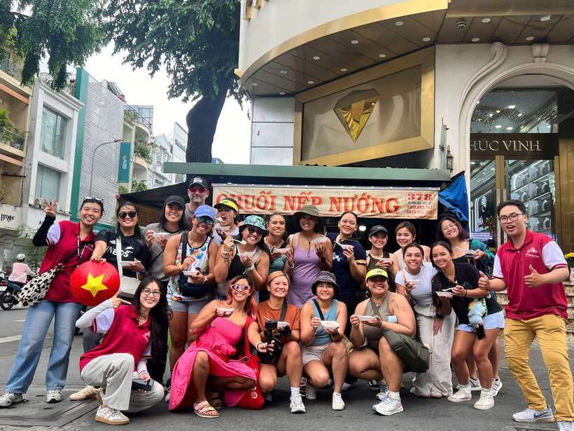 Ho Chi Minh City: Food Tastings & Sightseeings On Scooter - Meeting up near Phạm Ngù Lão and getting around smoothly