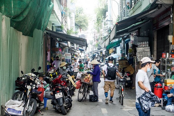 Ho Chi Minh City: Hidden Bunker & Vietnam War - Free Walking Tour - Who should book this Ho Chi Minh City war-and-religion walk