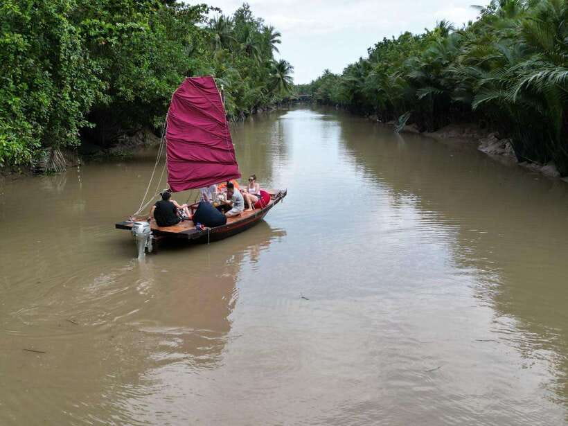 Ho Chi Minh City: Mekong Delta Day Trip with Lunch & Drinks - Coconut canals by kayak or rowboat: the calm part of the day