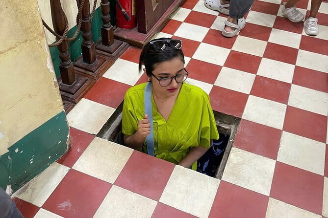 Ho Chi Minh City Private Tour with Young Local Female Guide - Secret Weapon Cellar: underground stories of resistance (8:00–16:00)