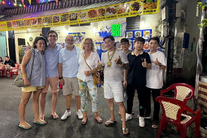 Ho Chi Minh City Private Tour with Young Local Female Guide - Independence Palace and other end-of-war landmarks