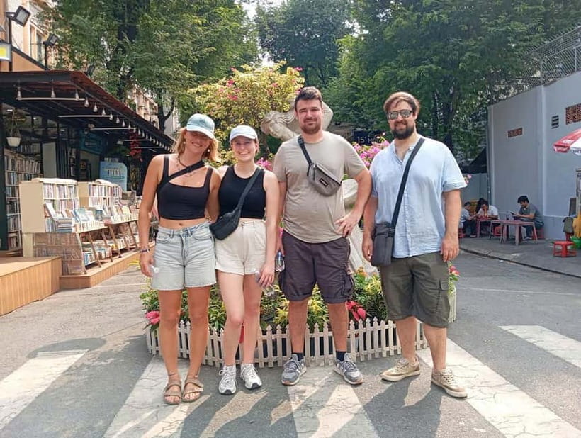 Ho Chi Minh City: Private Walking Tour with a Guide - Hindu Temple to Ben Thanh Market: seeing Saigon commerce up close