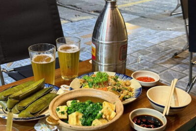 Ho Chi Minh City : Saigon Craft Beer & Local Food Tour By Scooter - Stop 2 at Ho Thị Ky Flower Market: beer culture meets everyday life