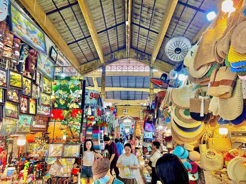 Ho Chi Minh City: Shopping Tour with Local Guide - Nguyen Hue Walking Street: your photo stop and the easy end-of-tour stroll