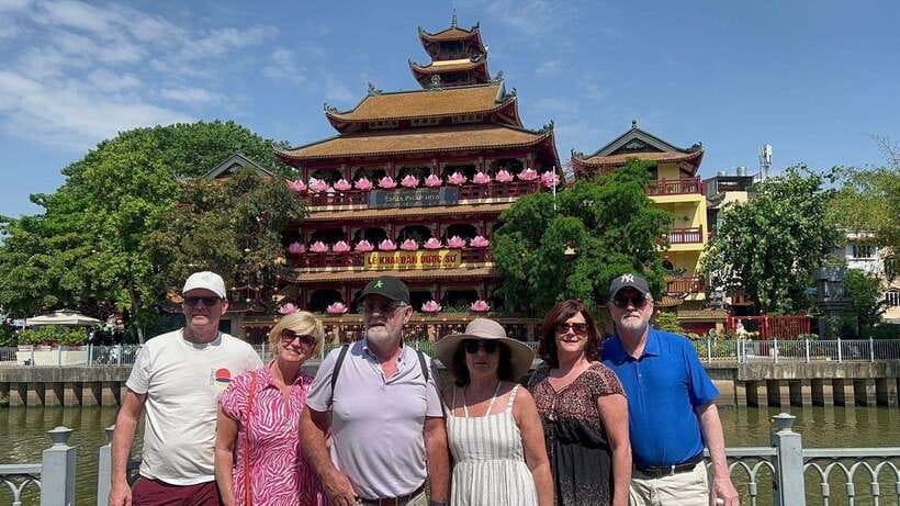Ho Chi Minh City Sightseeing Cycling Private Tour By Bicycle - Independence Palace and City Hall: where 1975 becomes real