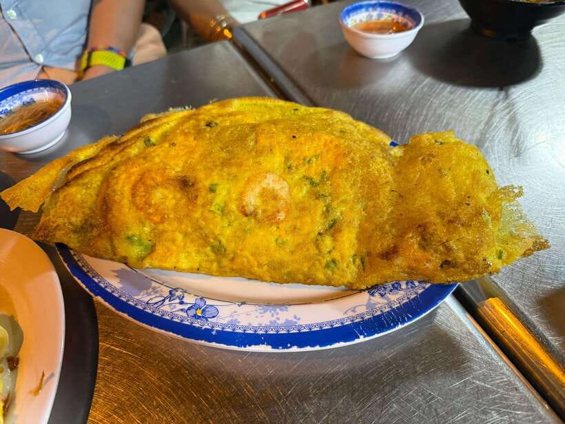 Ho Chi Minh City Street Food Private Tour With Female Guide - Two ways to do it: luxury comfort vs truly local street stalls