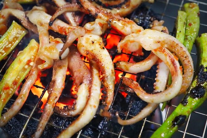 Ho Chi Minh City: Street Food & Sightseeing Tour with Local Guide - Stop 2: Ho Chi Minh City sightseeing from the scooter