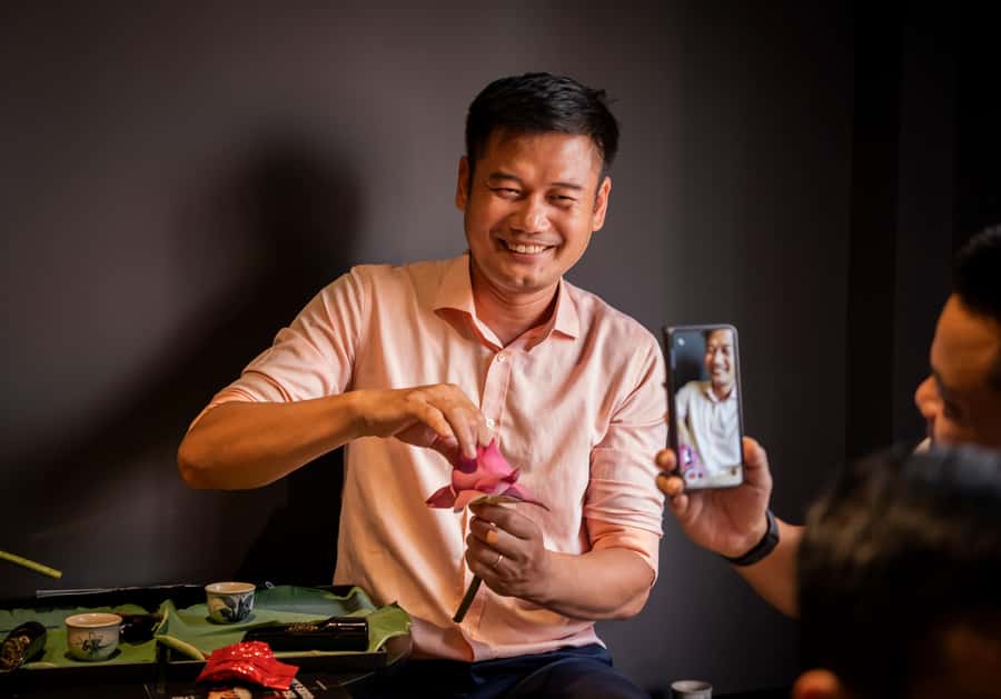 Ho Chi Minh City: Vietnamese Lotus Tea Culture Experience - Tasting Tay Ho Lotus Tea and Adding Fresh Lotus