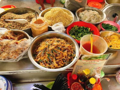 Ho Chi Minh City: Xom Cai Hidden Local Life Walking Tour - Meeting at Nhà hát Thành phố Hồ Chí Minh and your first hour on foot
