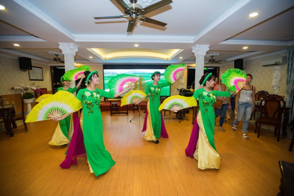 Ho Chi Minh: Private City Tour and Dinner Cruise with Buffet - From the streets to the river: the dinner cruise setup