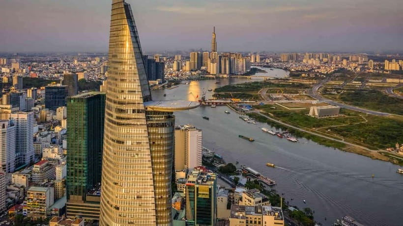 Ho Chi Minh: Private Full-Day Highlights & Bitexco Skydeck - District 1 Pickup and the War Remnants Museum Setup