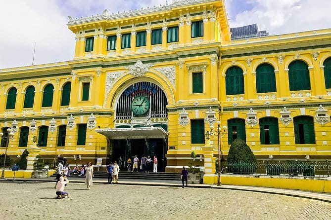 Ho Chi Minh Street Food & City Sights with Local Female Guide - The 1.5 Hours of Bar Time (and the Swap Option)