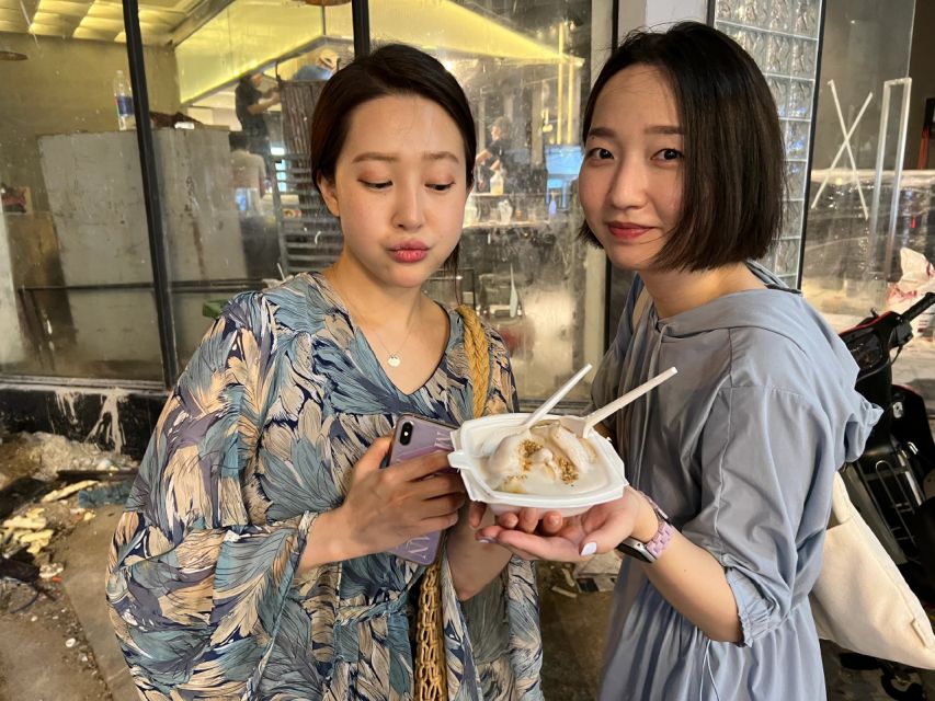 Ho Chi Minh: Street Food Experience in Saigon by Walking - Saigon Nights: Photo Stop at the Oldest Apartment and Street-Scene Vibes