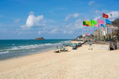 Ho Chi Minh: Vung Tau 1-Day Tour with Christ Statue & Lunch - Christ the King Statue: 800 steps and what maintenance changes