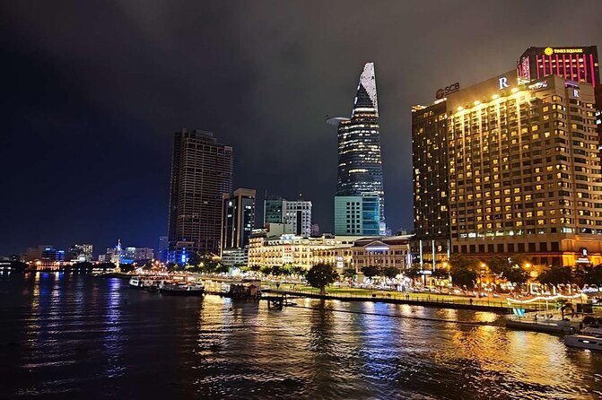 Indochina Queen Dinner Cruise on Saigon River - Comfort and Crowds: The Part That Can Make or Break the Night