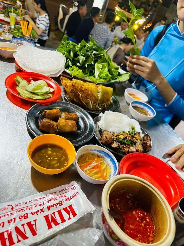 KISSTOUR | Motorbike Food Tour Female Drivers in Ho Chi Minh - Why this motorbike food tour in Ho Chi Minh City feels different