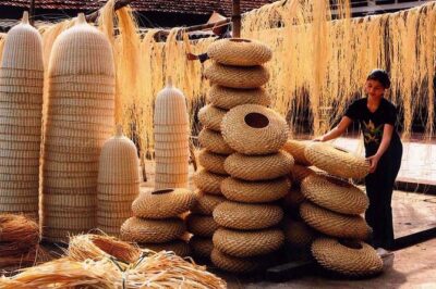 Mekong Delta Tour Full Day Cai Be-Vinh Long - Cai Be Floating Market: motorboat time vs. rowboat time