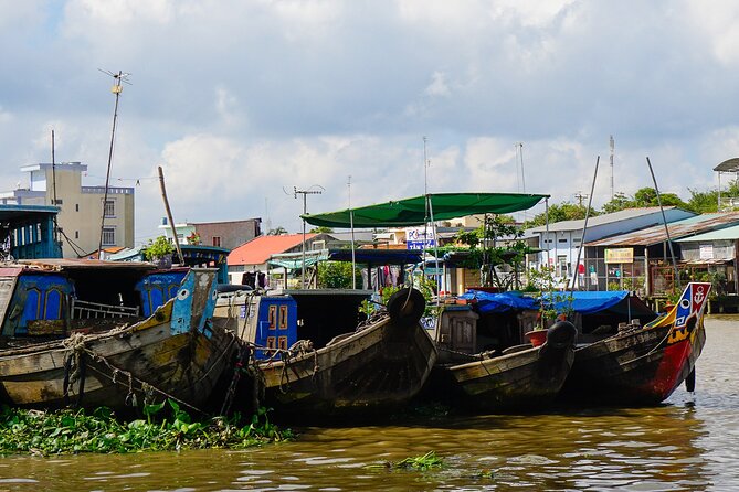 MEKONG DELTA TOUR TO FLOATING MARKET CAI BE from HCM city - Sampan canals in Tan Phong: watching homes and daily calm