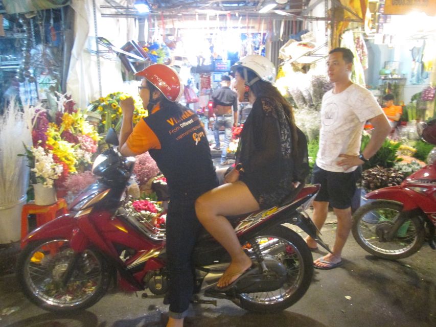 Midnight Street Food Tour In Saigon By Motorbike - Midnight Motorbikes and Street Food: How the Night Works