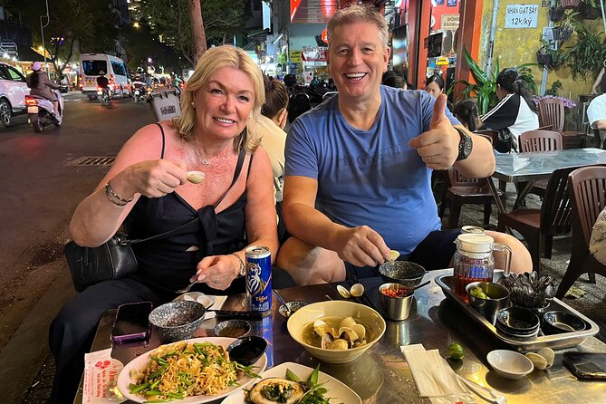 Motorbike Food Tour in Saigon Real Local Flavors - Stop 4: Kem Bơ Nàng Zoe and the avocado-or-coconut finish
