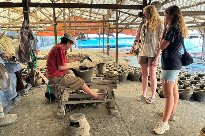 Motorbike Tour Saigon Hidden Gems and Food Tasting - Immolated Monk Monument and Old Apartment areas: history you can’t ignore